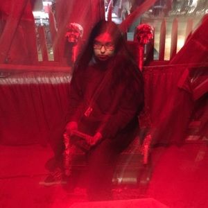 Meet your Posher, Iris